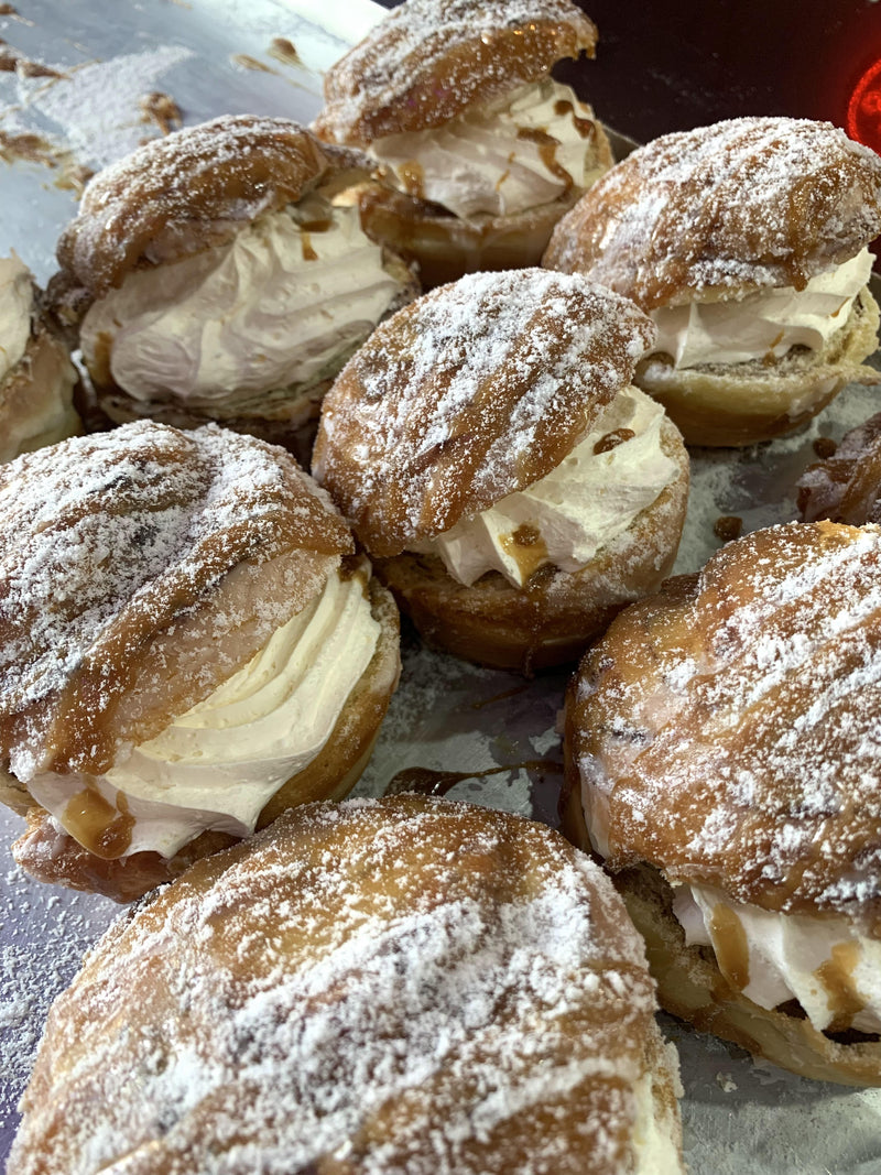 Cinnamon Caramel Creme Scroll